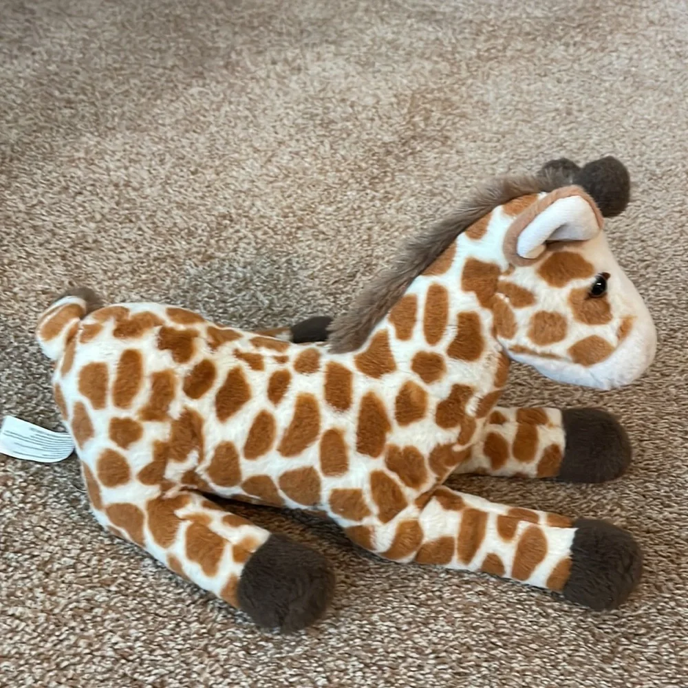 Toys are us stuffed giraffe